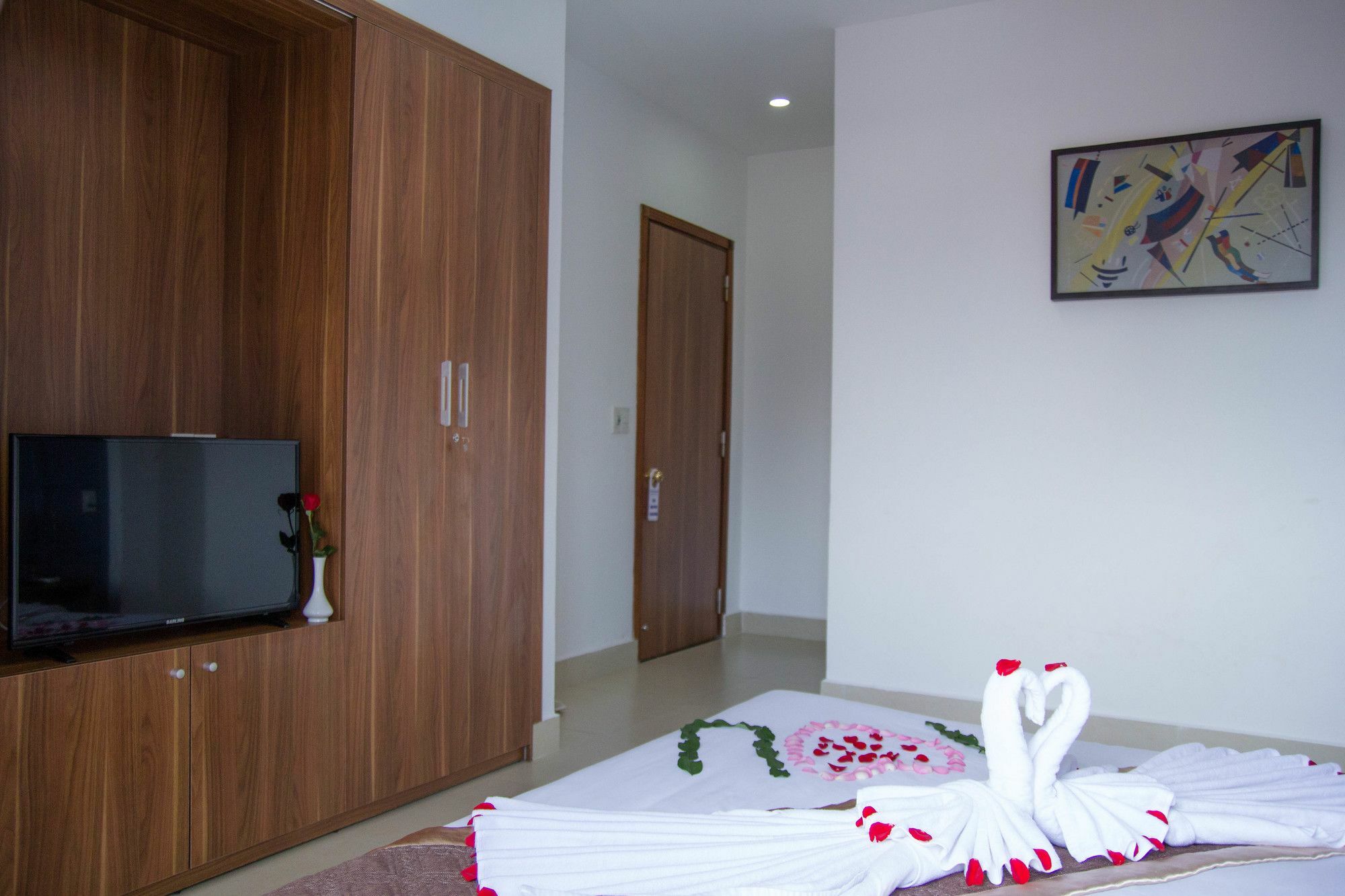 Poetic Hue Hotel & Spa Exterior photo